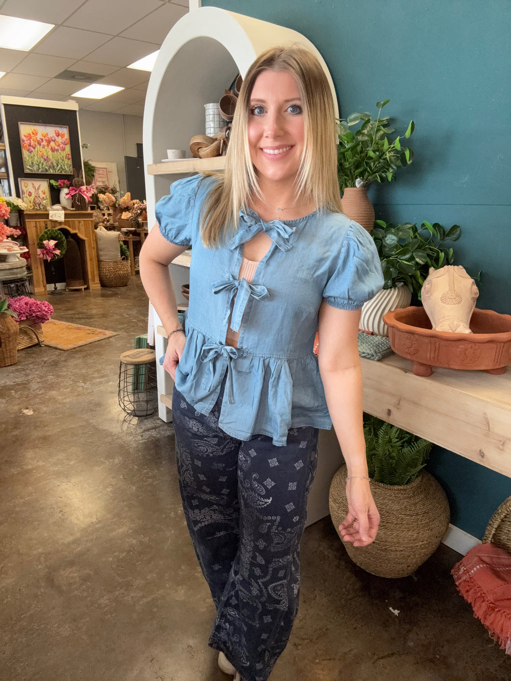 Front Tie Puff Sleeve Blouse