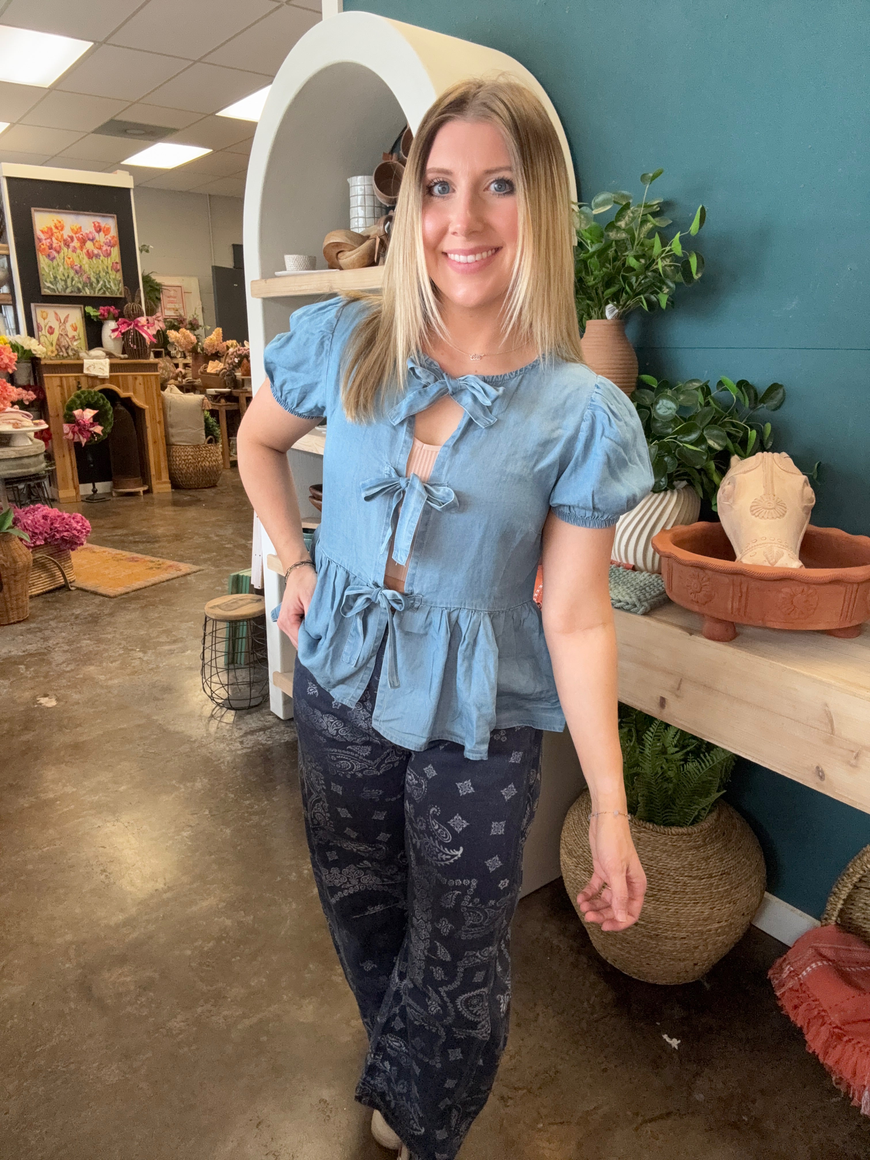 Front Tie Puff Sleeve Blouse
