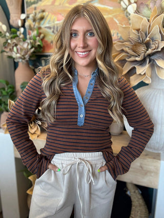 STRIPED DENIM CONTRAST TOP - CINNAMON