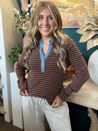 STRIPED DENIM CONTRAST TOP - CINNAMON