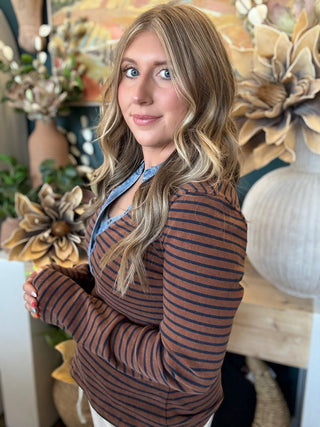 STRIPED DENIM CONTRAST TOP - CINNAMON