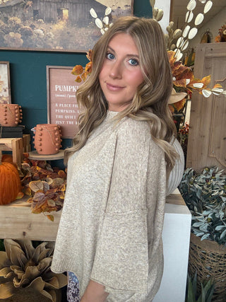 LIGHTWEIGHT OATMEAL SHORT SLEEVE SWEATER WITH RELAXED FIT