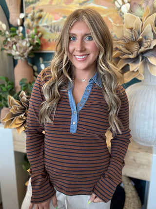 STRIPED DENIM CONTRAST TOP - CINNAMON