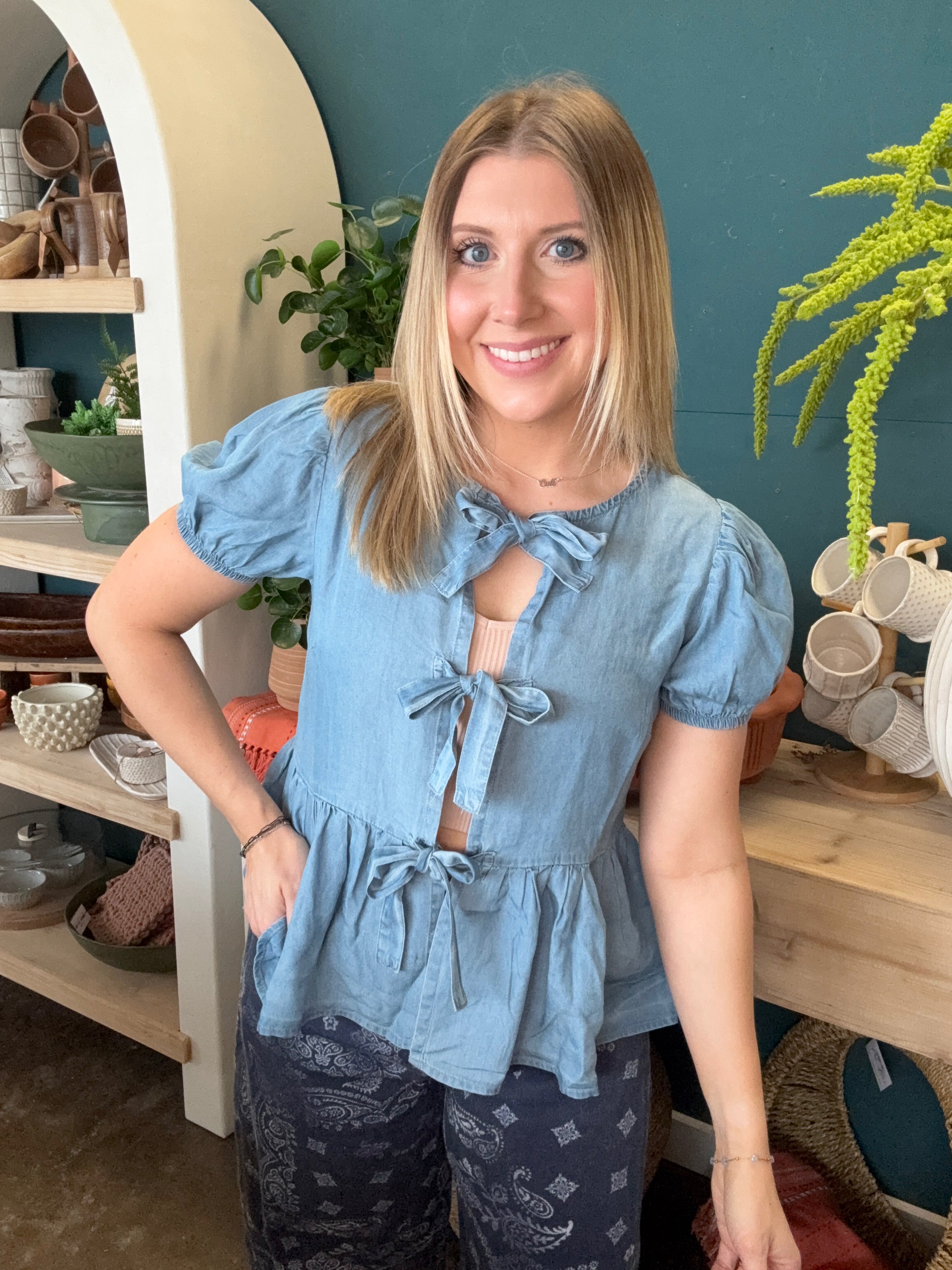 Front Tie Puff Sleeve Blouse