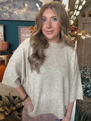 LIGHTWEIGHT OATMEAL SHORT SLEEVE SWEATER WITH RELAXED FIT