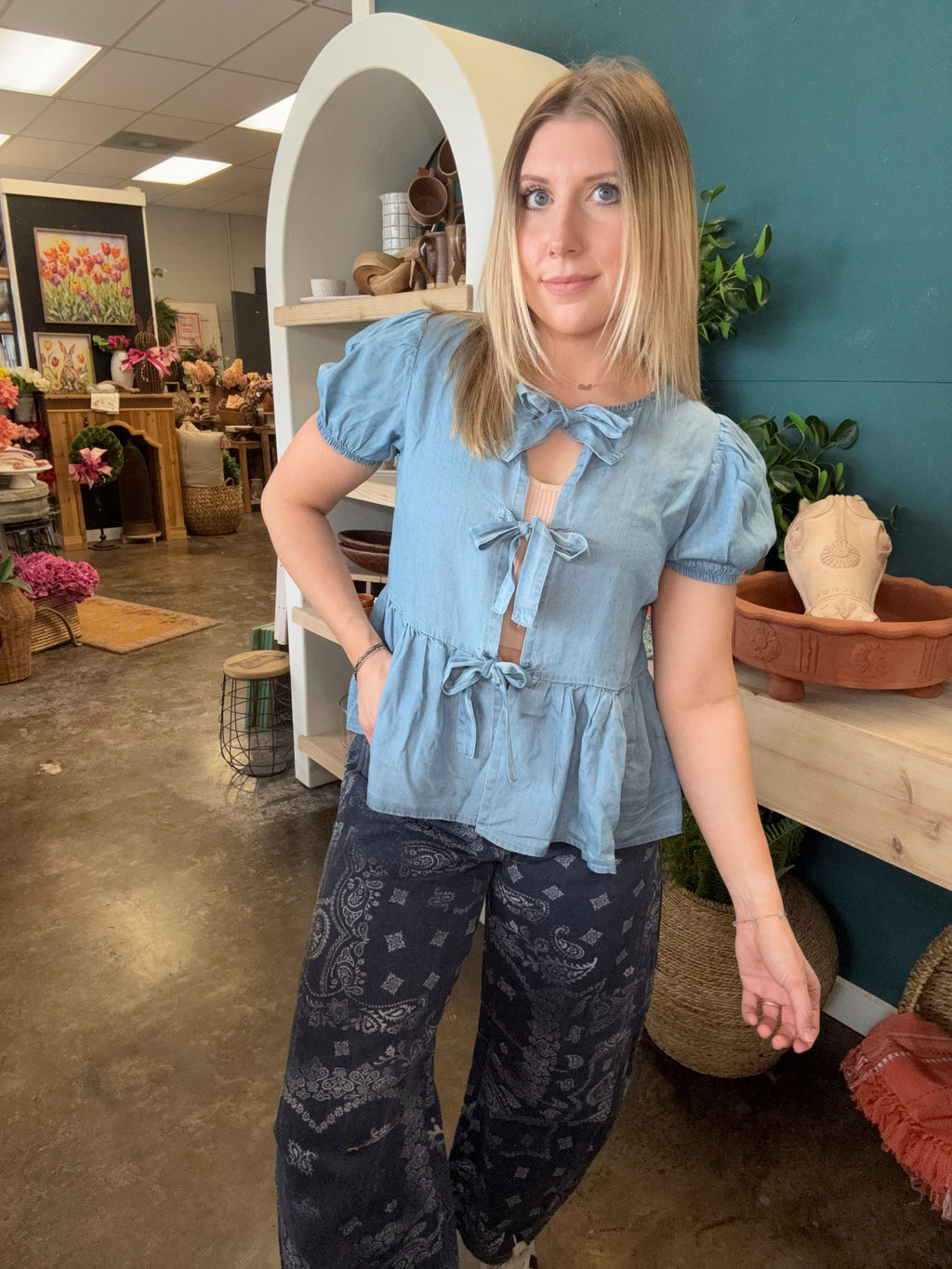 Front Tie Puff Sleeve Blouse