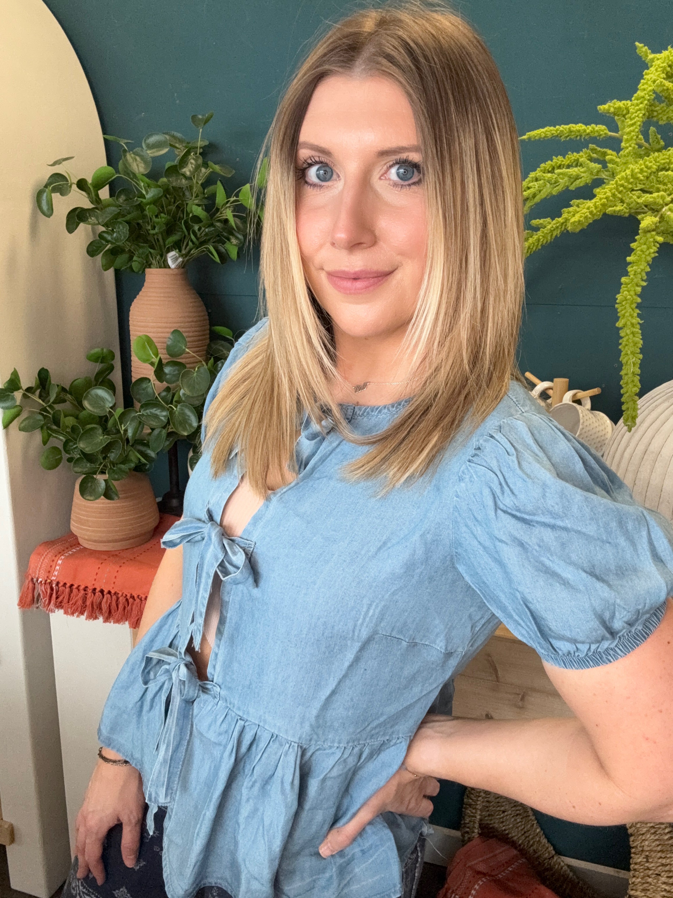 Front Tie Puff Sleeve Blouse