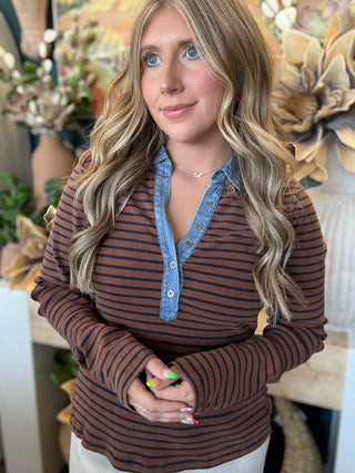 STRIPED DENIM CONTRAST TOP - CINNAMON