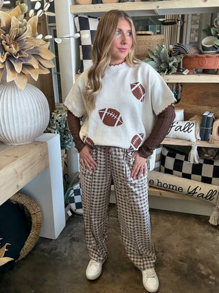 BROWN AND CREAM CHECKERED BARREL FIT PANTS